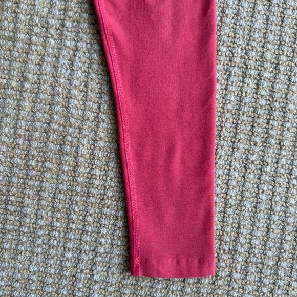 BEYOND YOGA Leggings + 2 Sports Bras | 2-for-1! - Picture 4 of 13